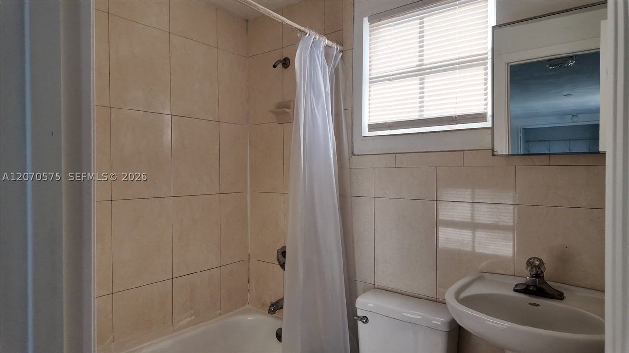 9815 Sw 51st Ter #2 - Photo 5 of 12