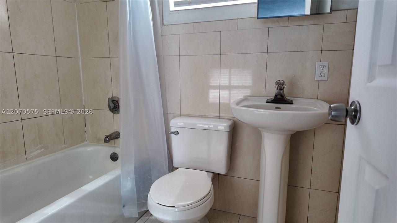 9815 Sw 51st Ter #2 - Photo 6 of 12