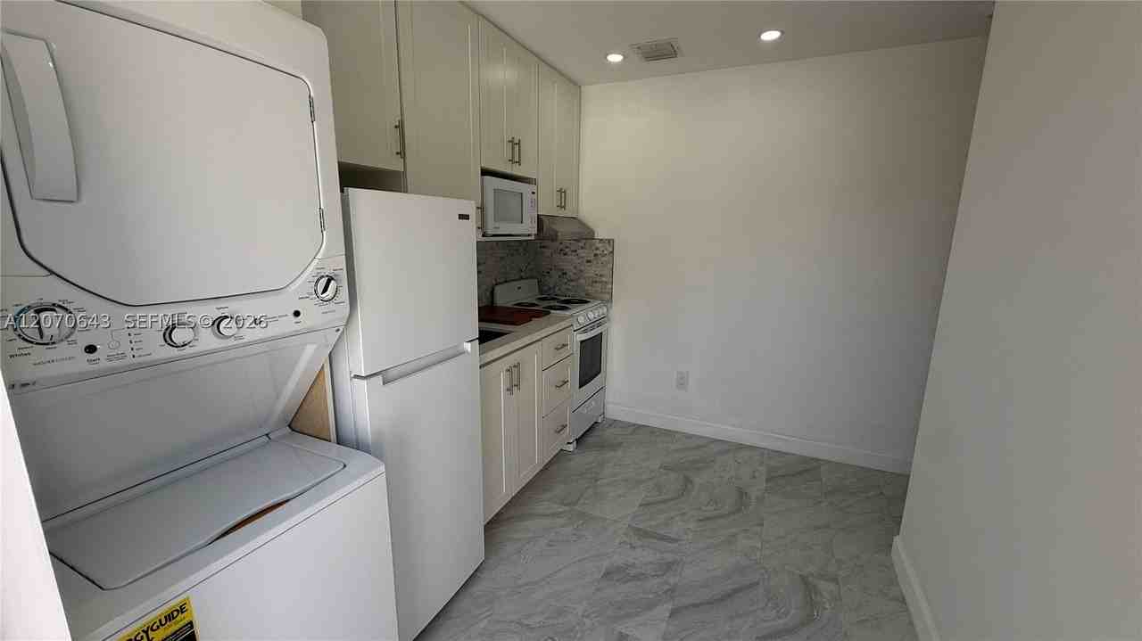 7804 Sw 129th Ct #B - Photo 2 of 7