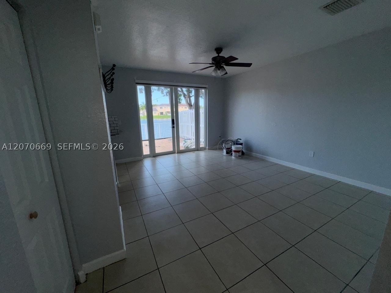 1013 Ne 42nd Ave #1013 - Photo 3 of 10