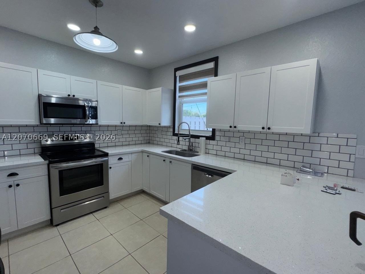 1013 Ne 42nd Ave #1013 - Photo 5 of 10