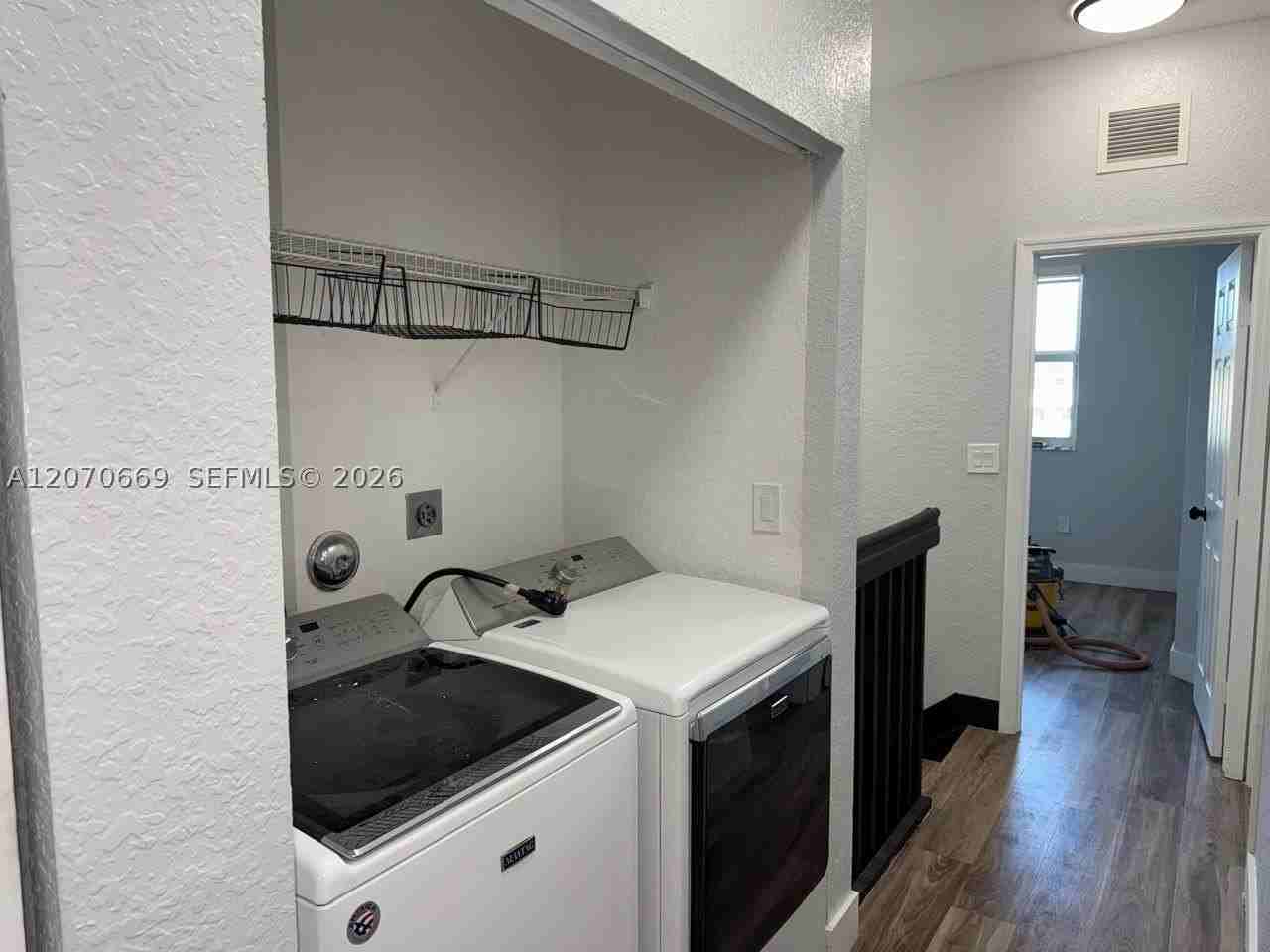 1013 Ne 42nd Ave #1013 - Photo 6 of 10