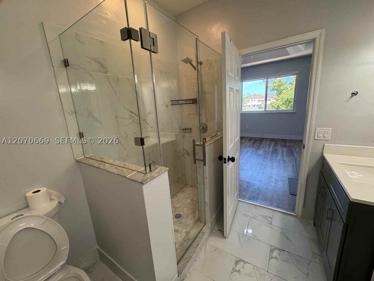 1013 Ne 42nd Ave #1013 - Photo 7 of 10