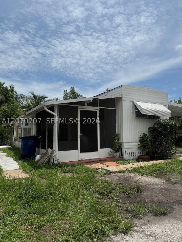 700 Sw 8th Ave #22A - Photo 2 of 6