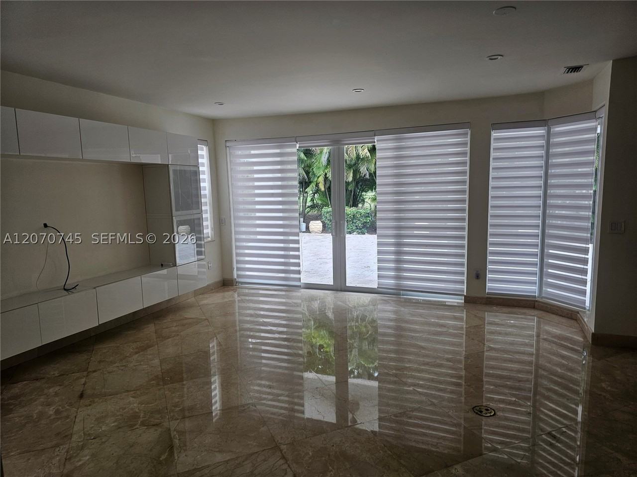 4501 Nw 93rd Doral Ct - Photo 5 of 23