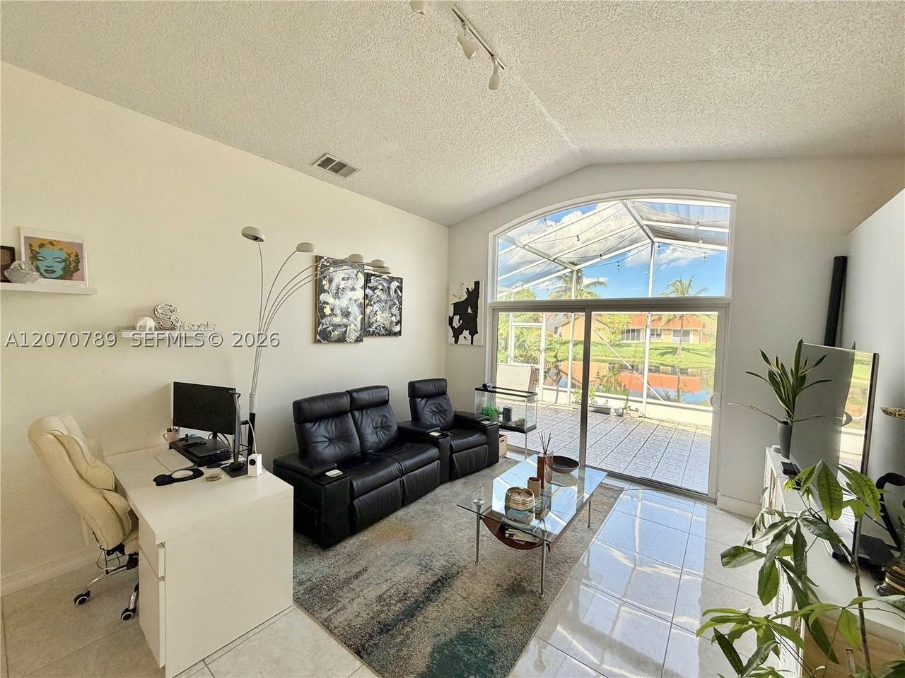 415 Nw 165th Ave - Photo 6 of 50
