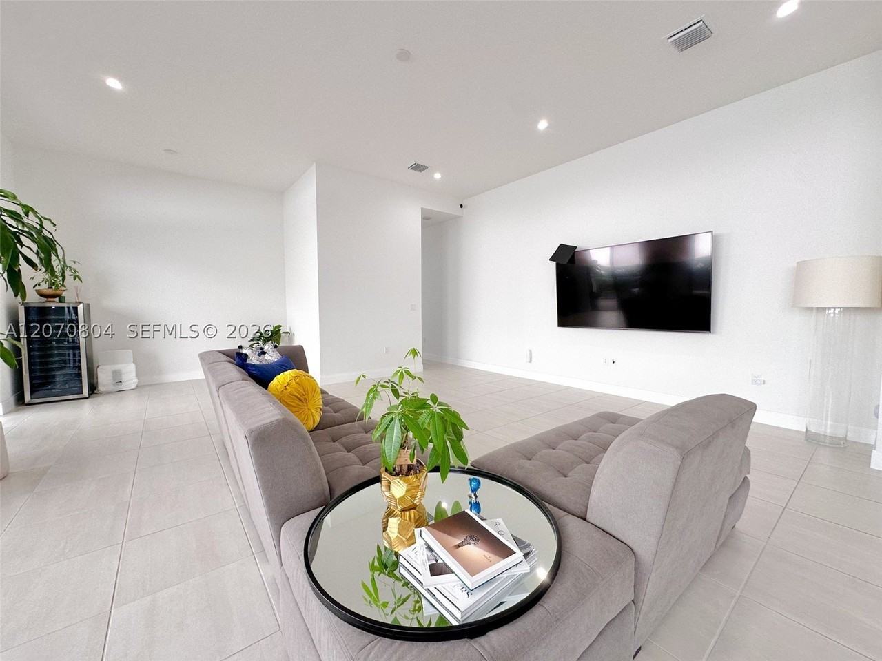 8286 Nw 51st Ter - Photo 6 of 22