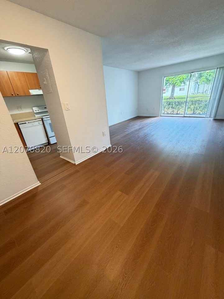 411 Executive Center Dr #109 - Photo 4 of 15