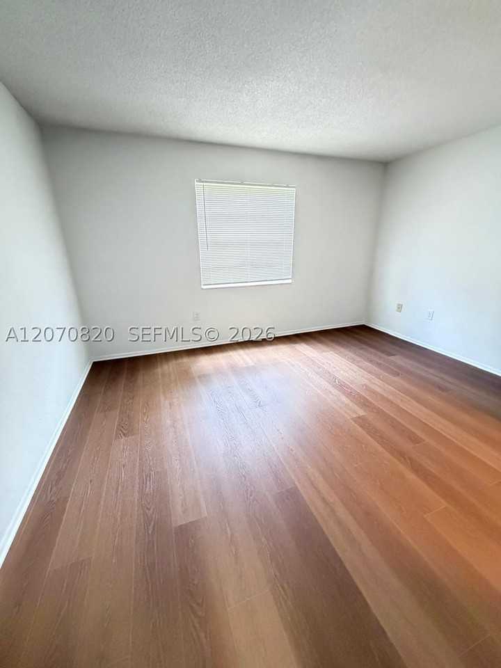 411 Executive Center Dr #109 - Photo 7 of 15
