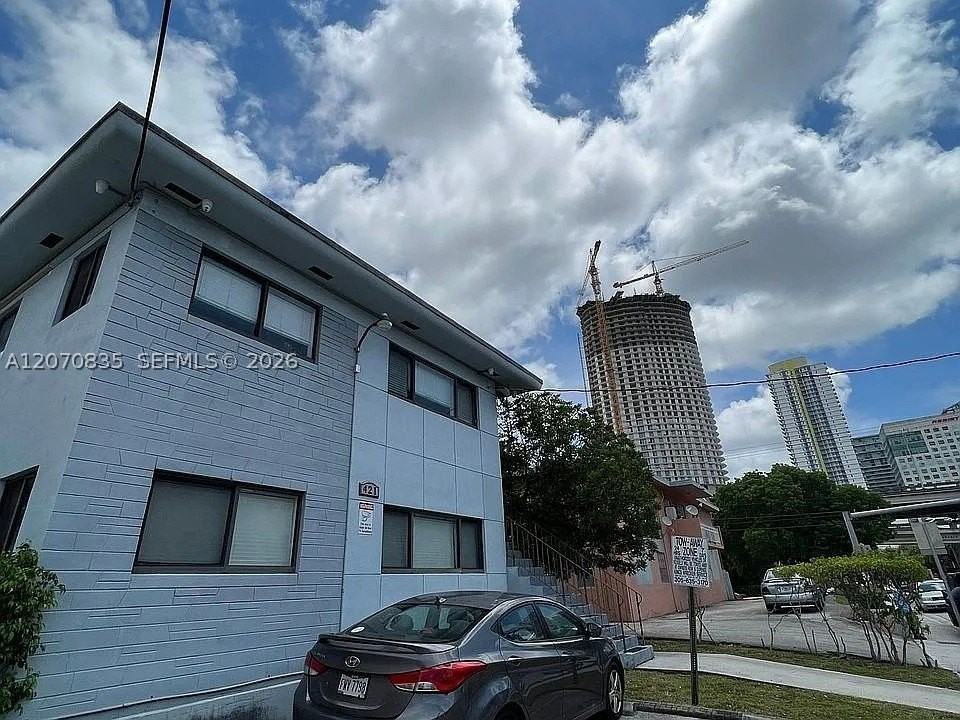 421 Sw 6th St #7