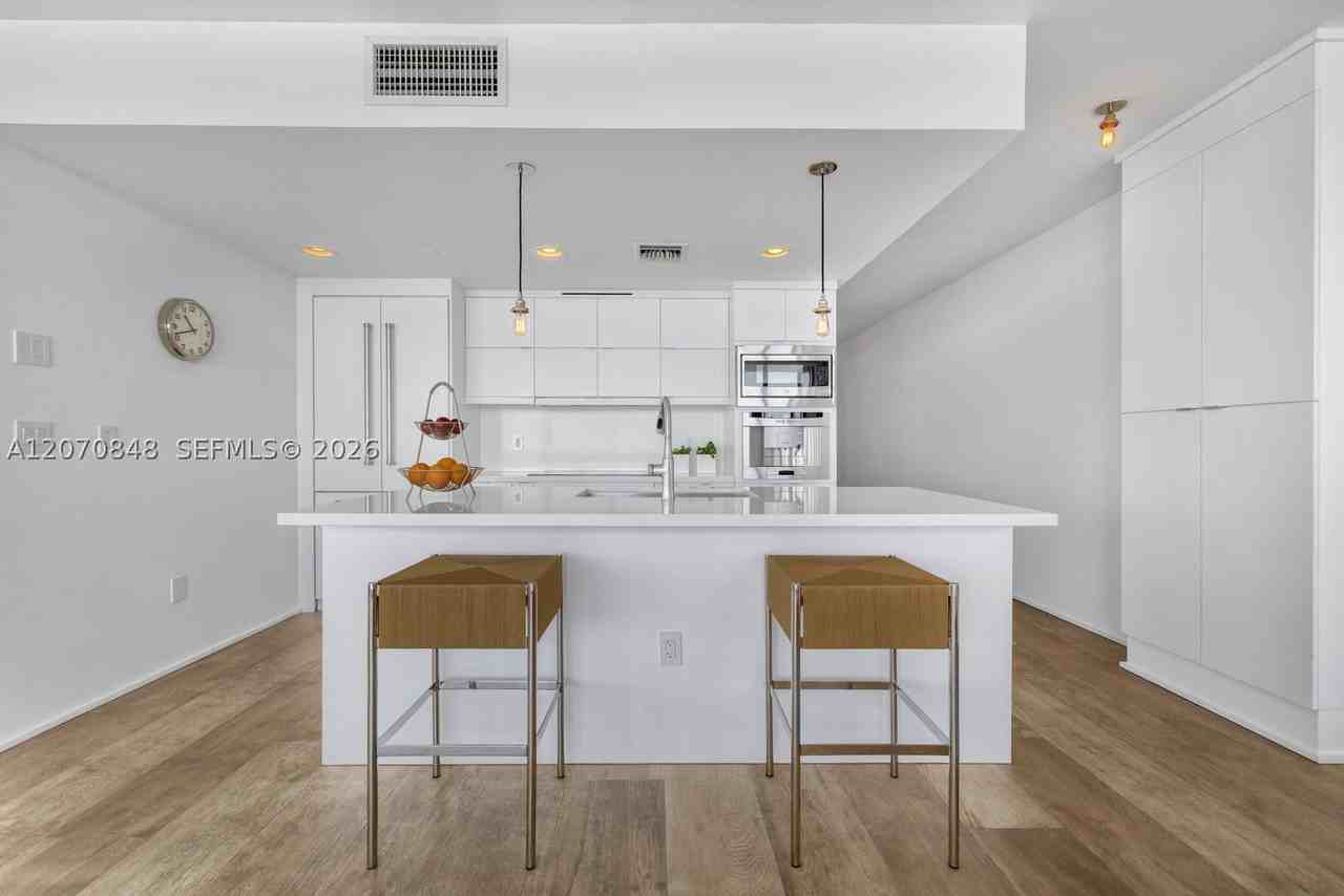 5875 Collins Ave #1102 - Photo 7 of 50