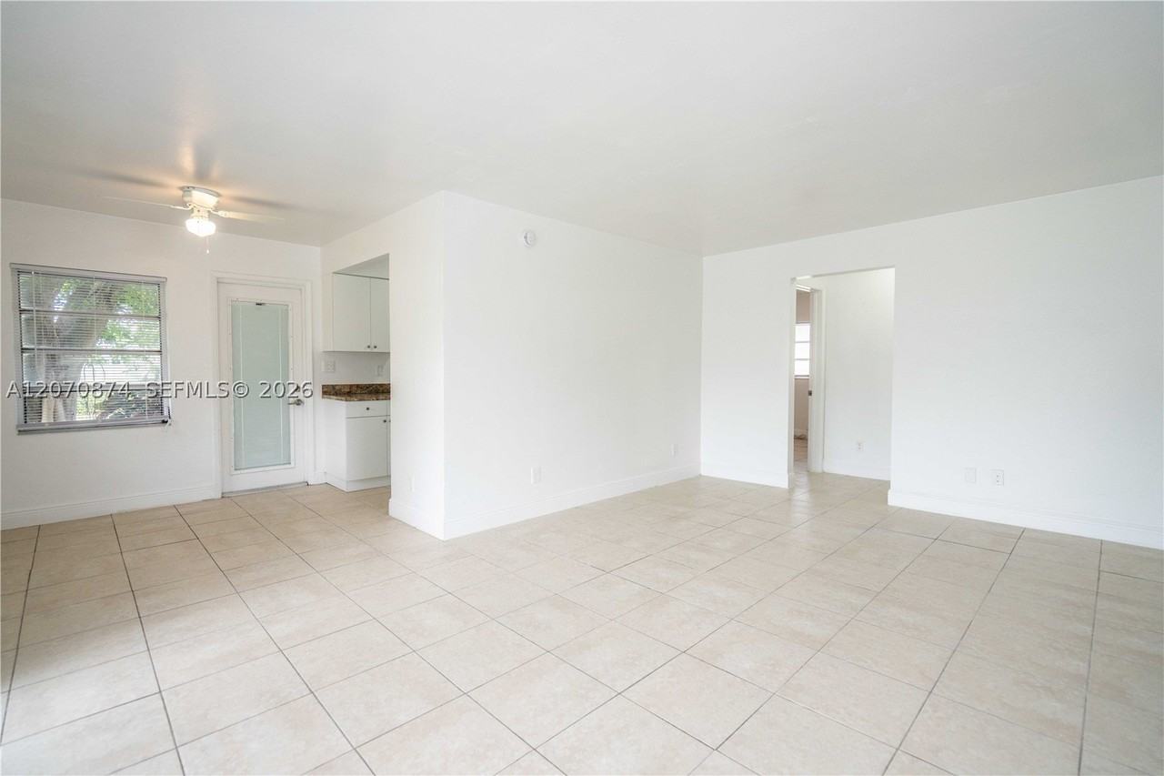 1812 Ne 20th Ave #1 - Photo 4 of 18