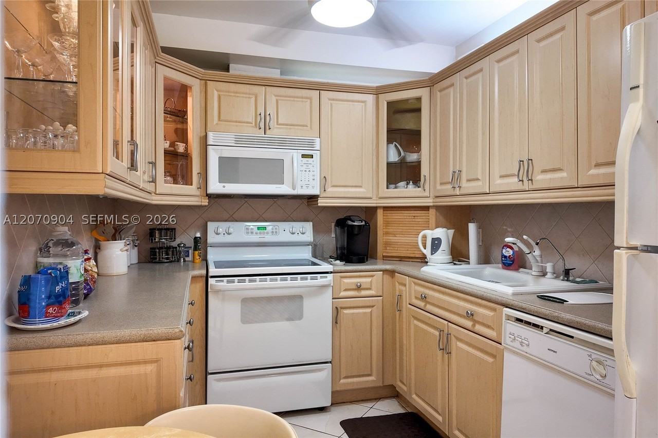1950 S Ocean Dr #9C - Photo 3 of 20