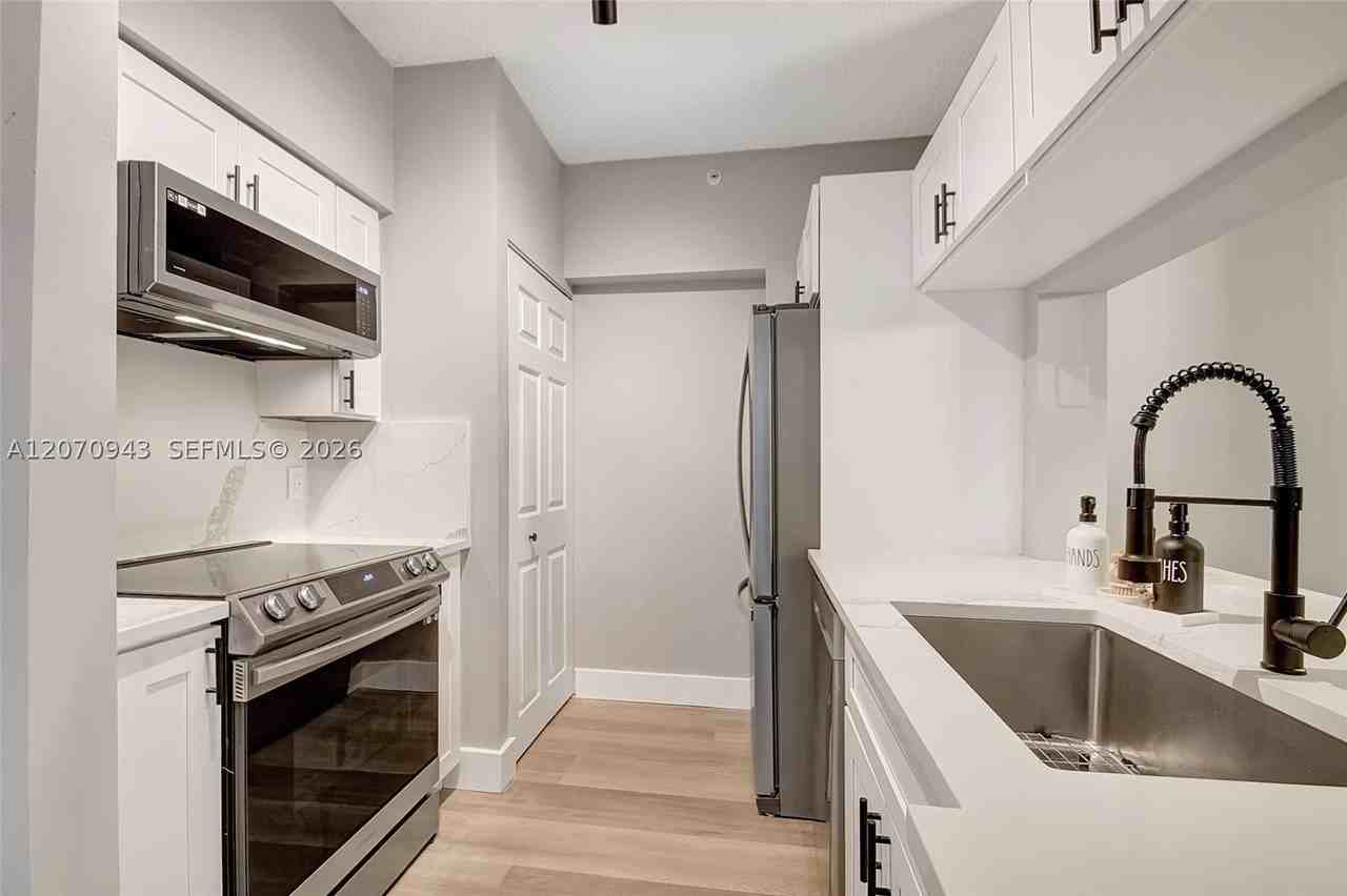 2206 Tuscany Way #2206 - Photo 7 of 50