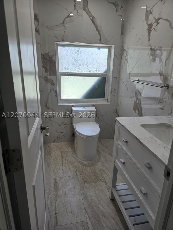 260 Ne 118th Ter #262 - Photo 2 of 7