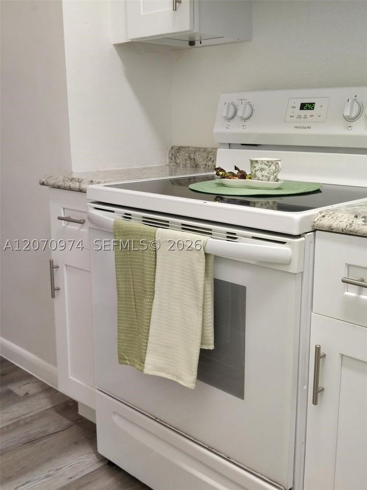 5950 Ne 18th Ave #509 - Photo 4 of 13