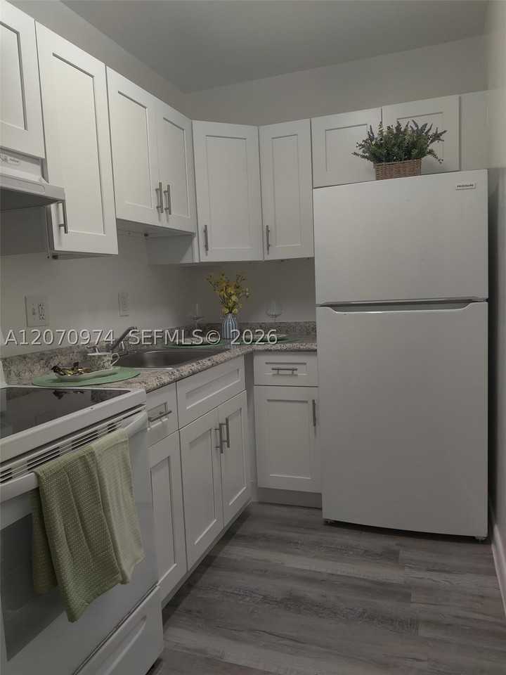 5950 Ne 18th Ave #509 - Photo 5 of 13