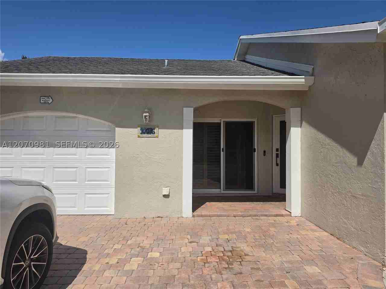 10076 Nw 51st Ter - Photo 3 of 36