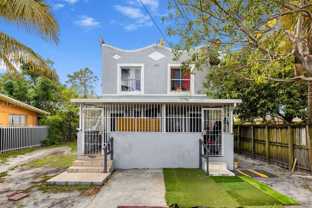 1236 Nw 28th St #4 - Photo 1 of 1