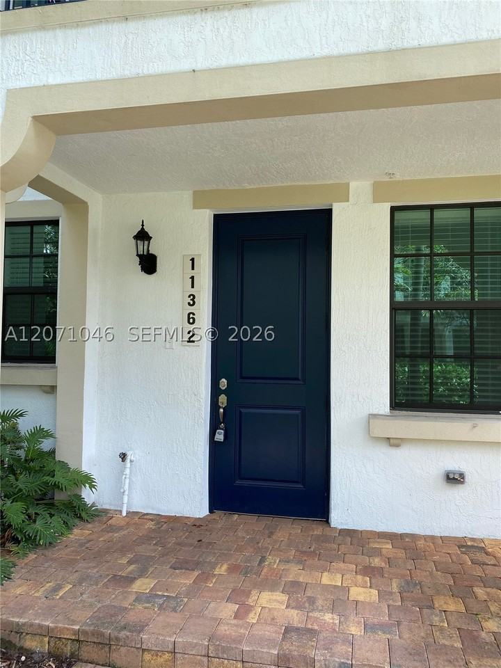 11362 Sw 15th St - Photo 2 of 18