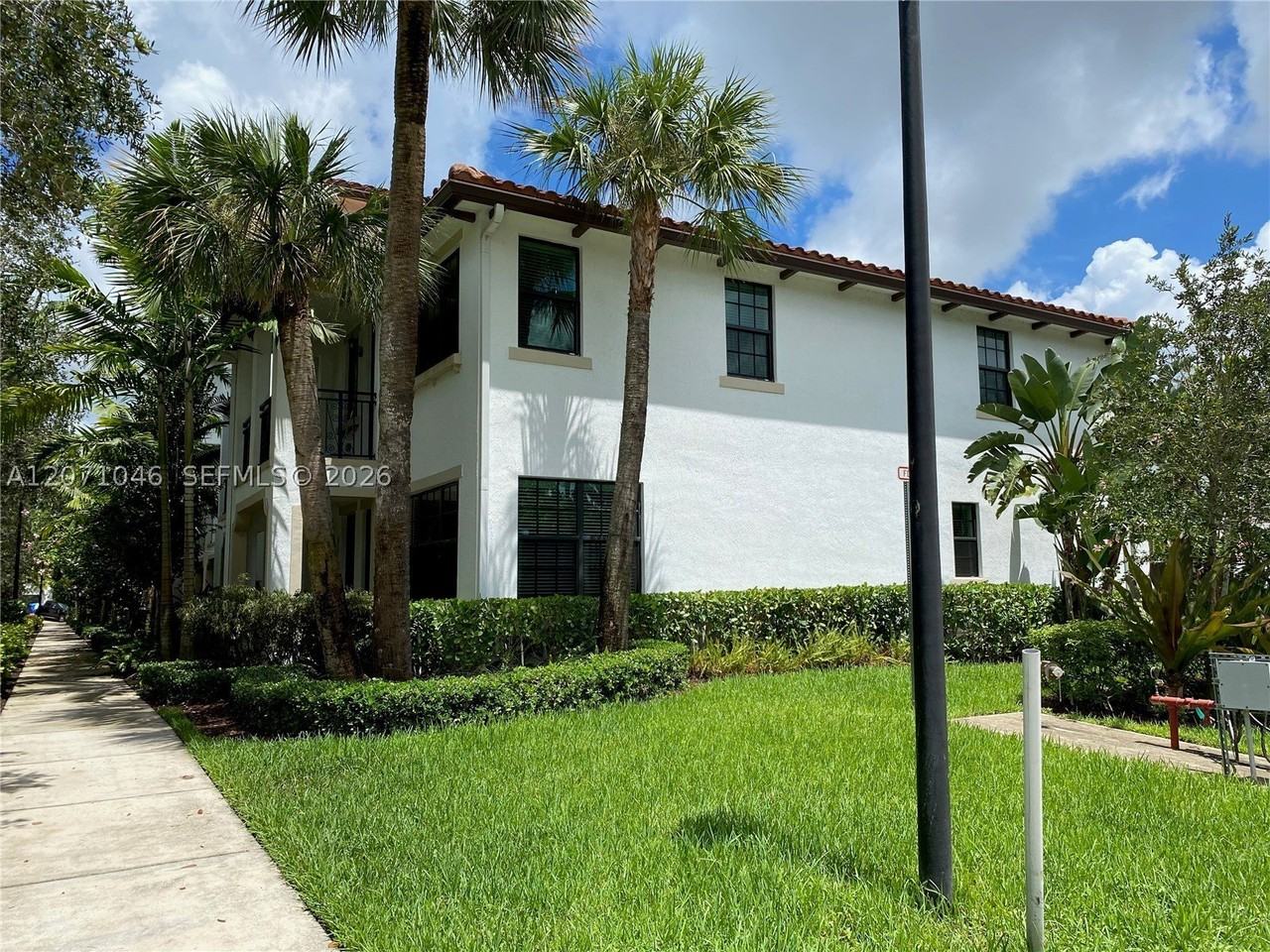 11362 Sw 15th St - Photo 3 of 18