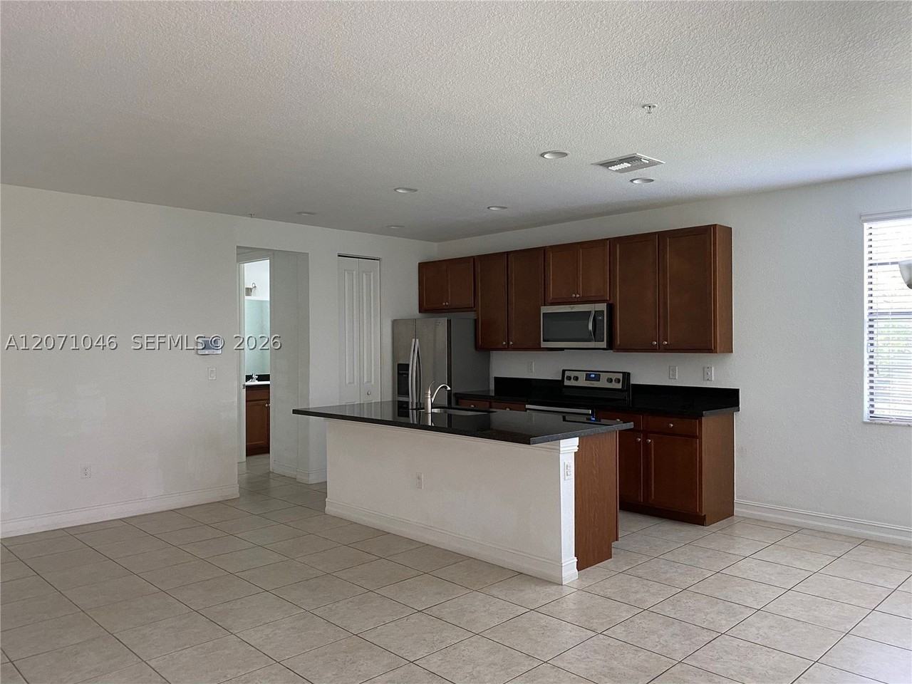 11362 Sw 15th St - Photo 5 of 18