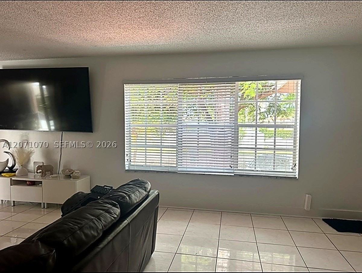 2310 Sw 79th Ct - Photo 2 of 5