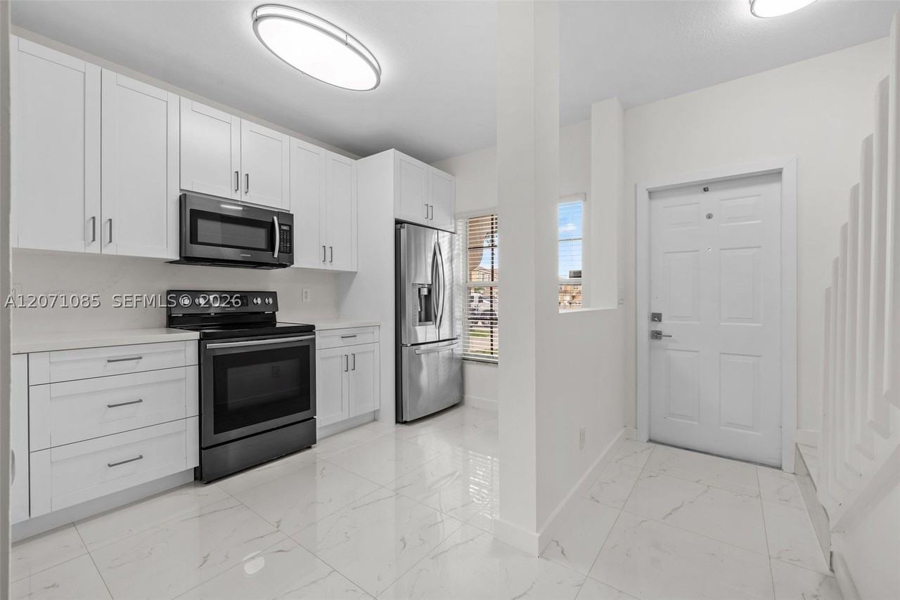 12133 Sw 3rd St #12133 - Photo 6 of 42