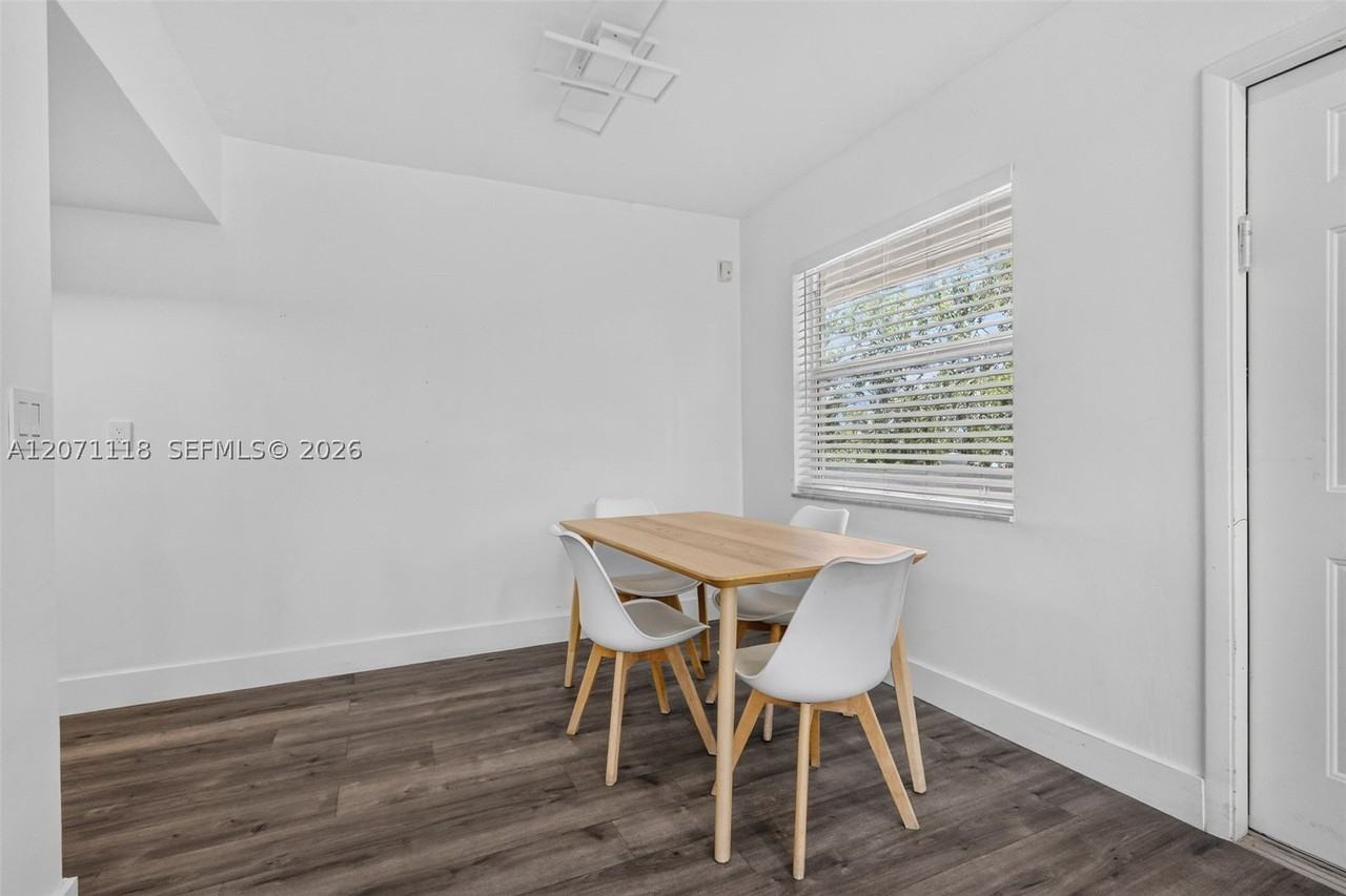 2100 Diana Dr #310 - Photo 5 of 26