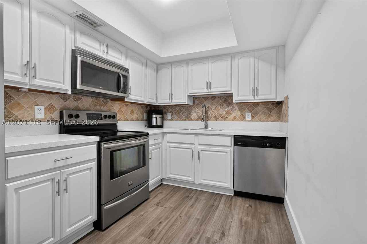 2100 Diana Dr #310 - Photo 7 of 26