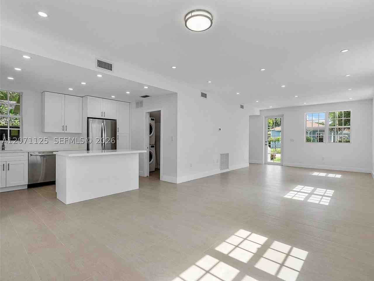 112 Florida Ave - Photo 4 of 40