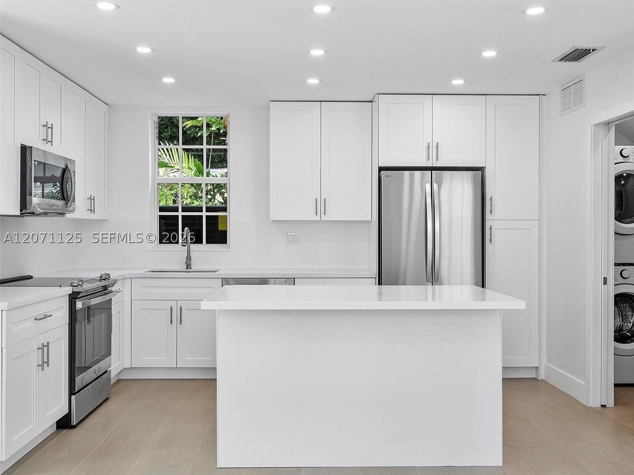112 Florida Ave - Photo 7 of 40