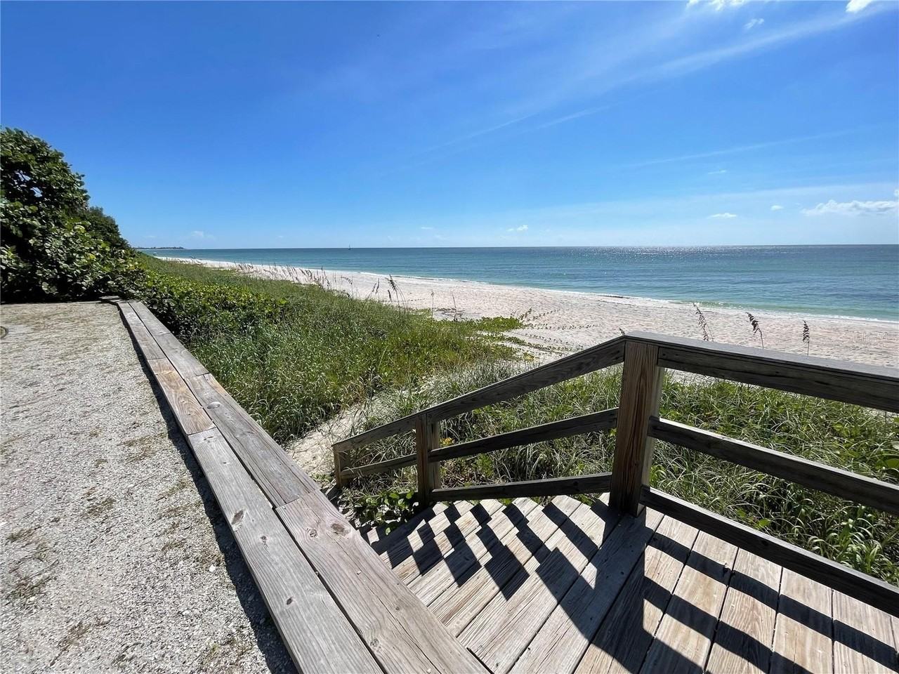 2709 Casey Key Rd - Photo 3 of 50
