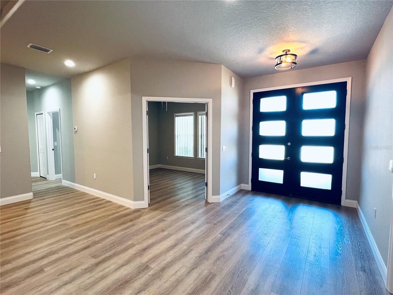 25 Fircrest Ln - Photo 2 of 24