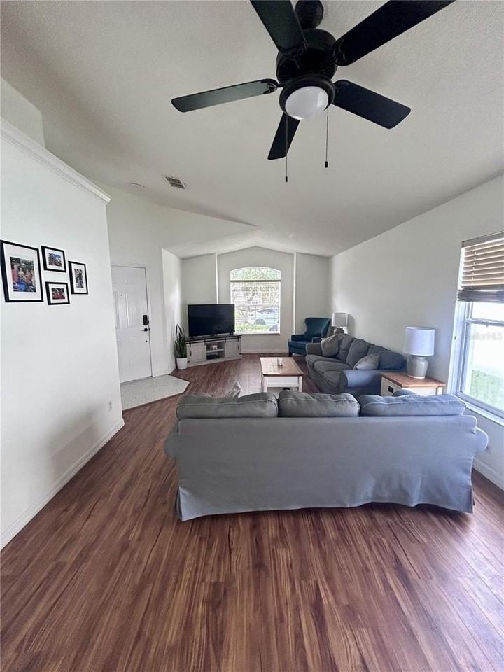 1061 Portmoor Way - Photo 2 of 21