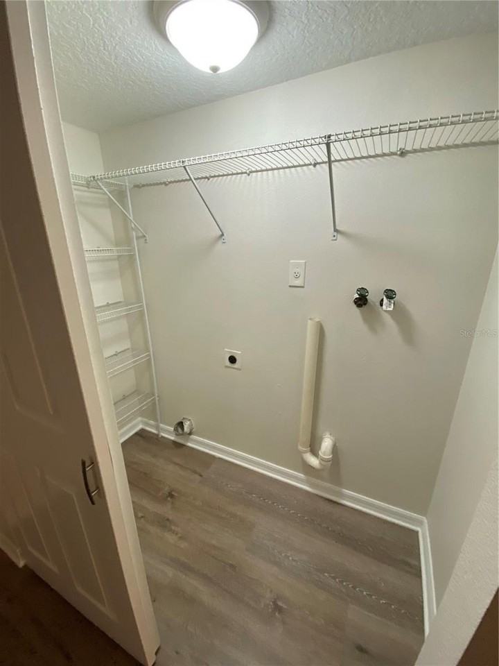 803 E Hazzard Ave - Photo 6 of 13