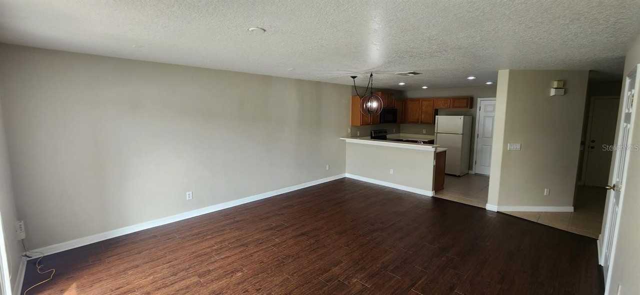 536 Cresting Oak Cir #10 - Photo 5 of 30