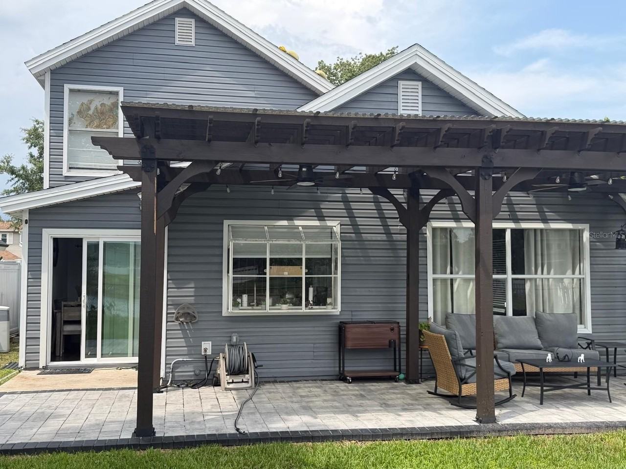 9924 Surrey Ridge Rd - Photo 4 of 23
