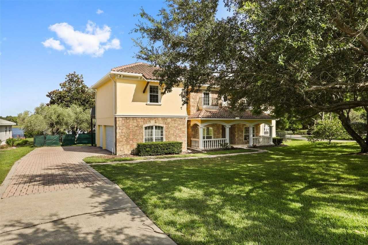 5554 Palm Lake Cir - Photo 2 of 50
