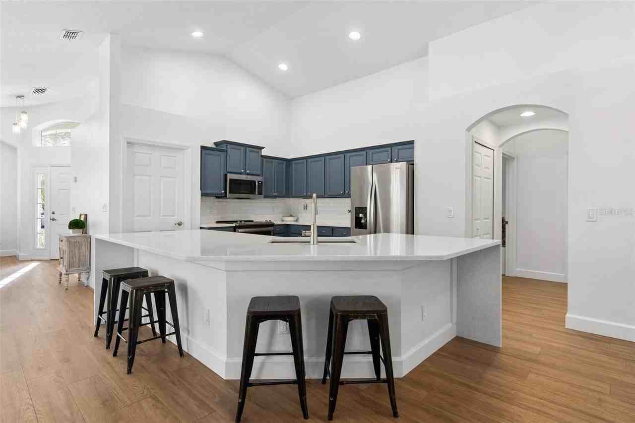 14018 Budworth Cir - Photo 3 of 50
