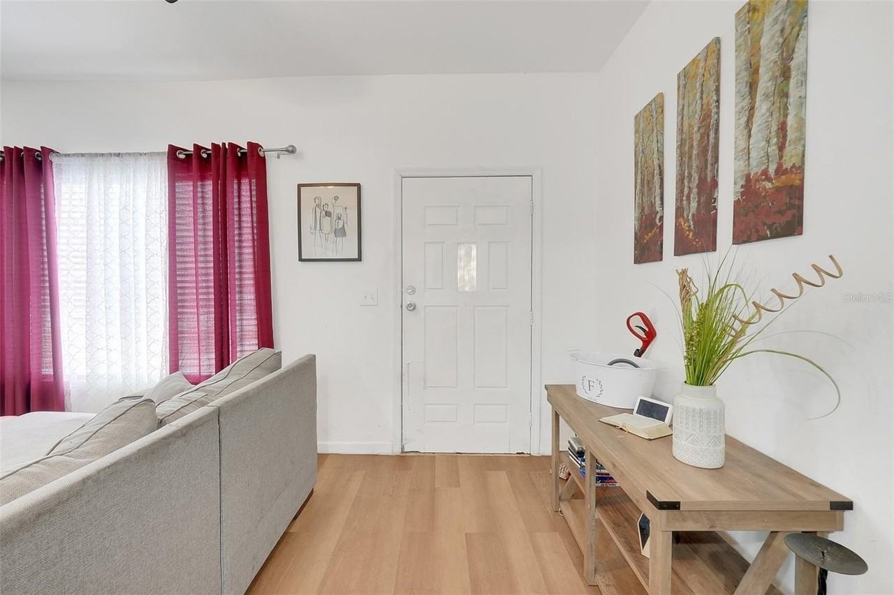 1313 4th St Ne - Photo 3 of 20