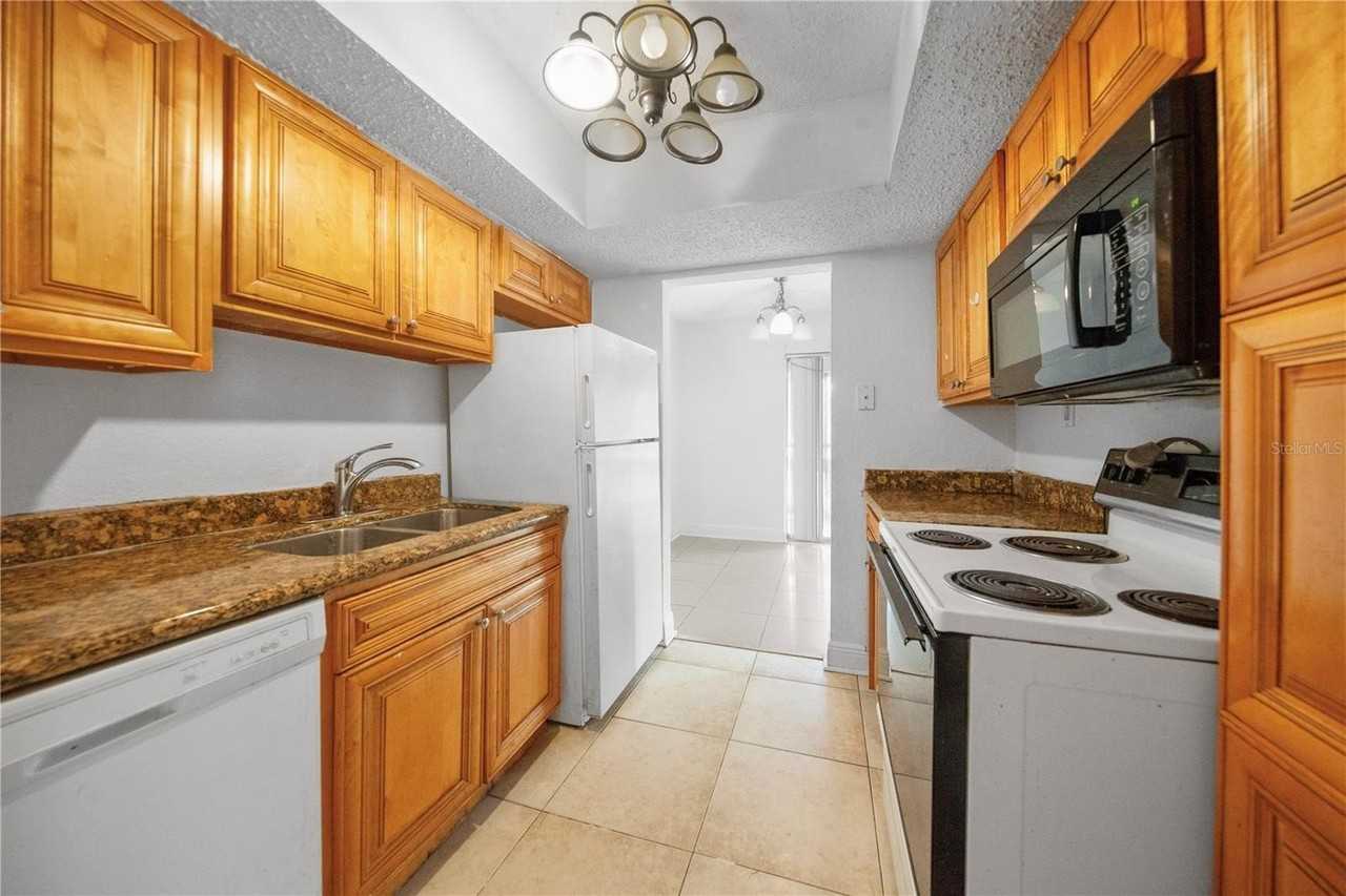 4709 S Texas Ave #4709D - Photo 6 of 18