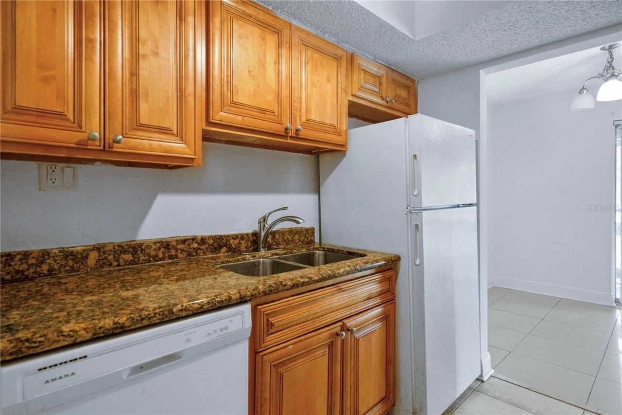 4709 S Texas Ave #4709D - Photo 7 of 18