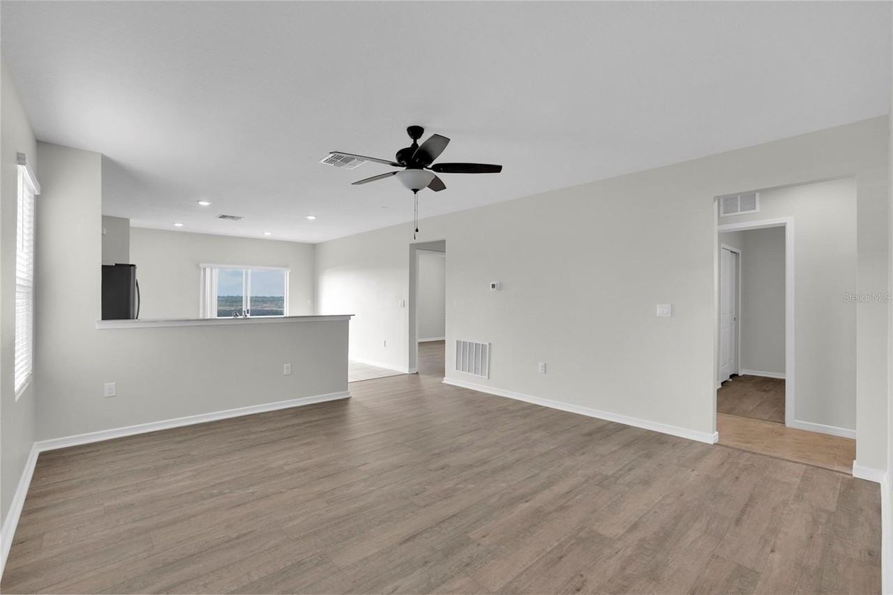 7425 Catania Loop - Photo 2 of 10