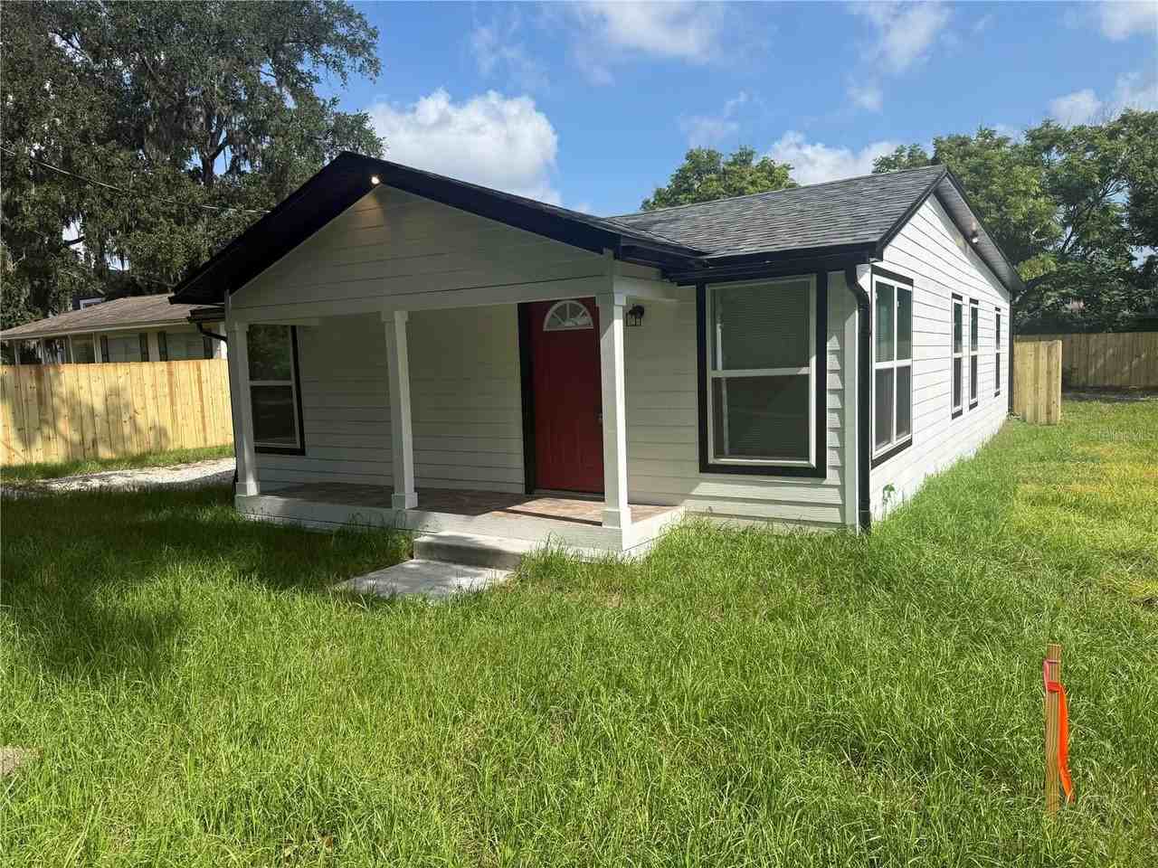 225 E Warren Ave - Photo 4 of 32