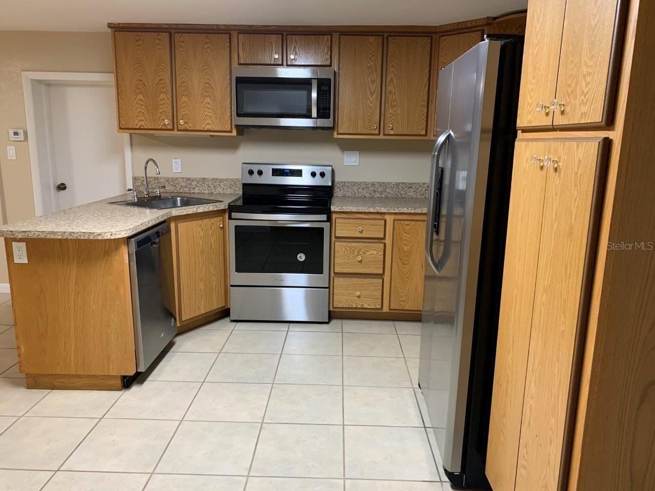 108 E Hazel St - Photo 3 of 15