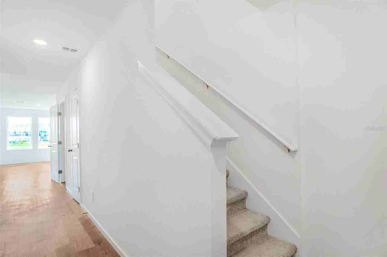 931 Phoenix St - Photo 3 of 40