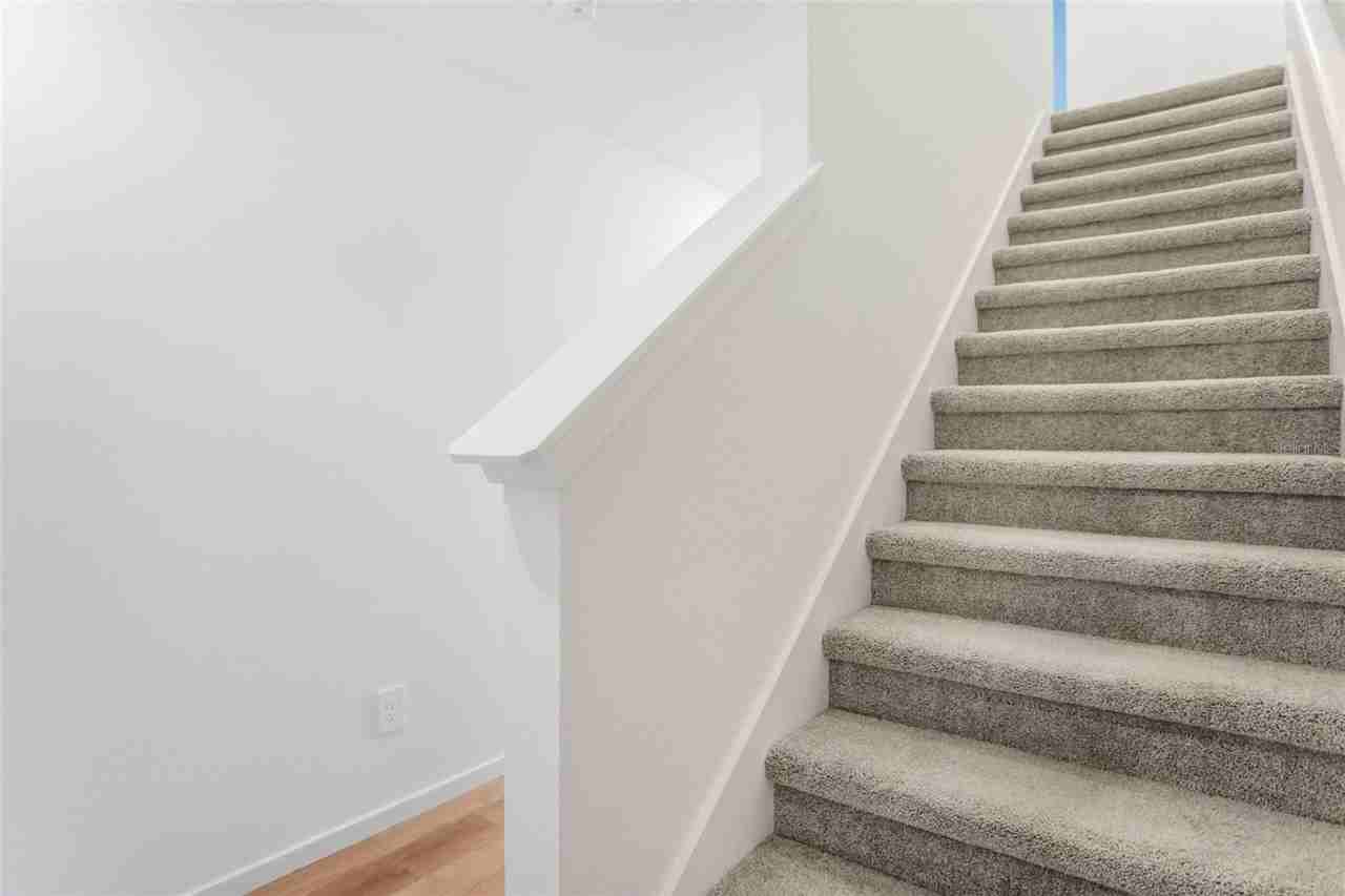 931 Phoenix St - Photo 4 of 40