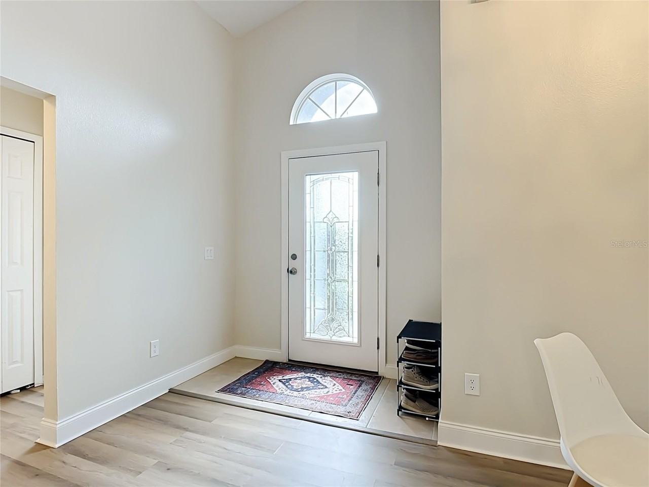 1128 Pinedale Dr - Photo 2 of 39