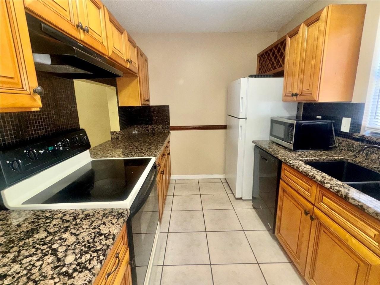 1605 Shady Ridge Ct - Photo 7 of 22